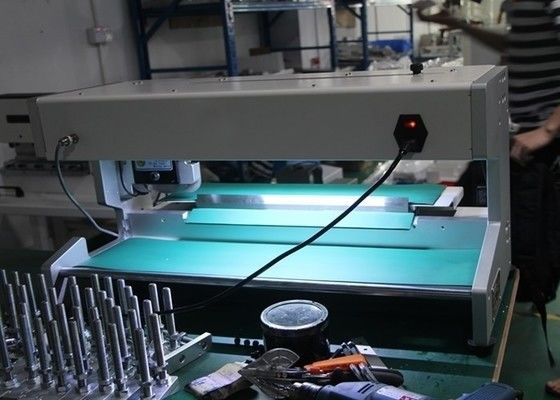 Rustvrij staal pcb-depaneling apparatuur 400 mm snijlengte led licht uitgerust blad bewegende pcb-separator hs-203